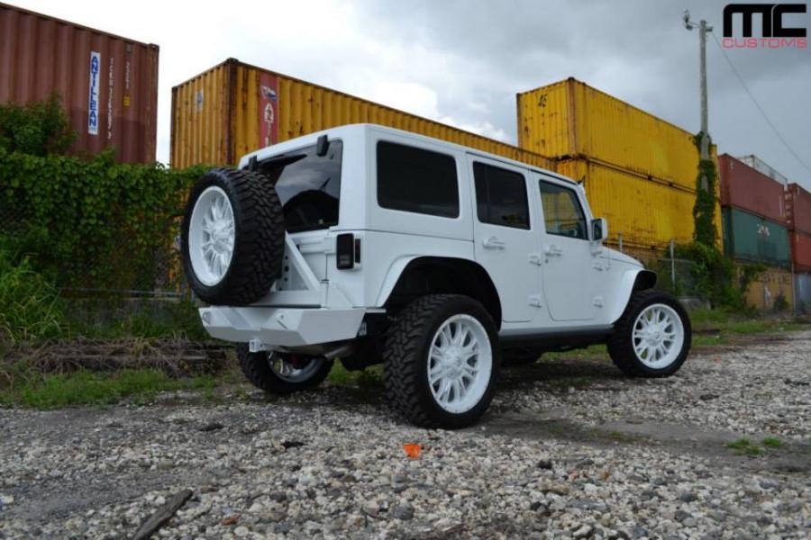  Jeep Wrangler Rubicon by MC Customs 2014 года  (фото 10 из 15)